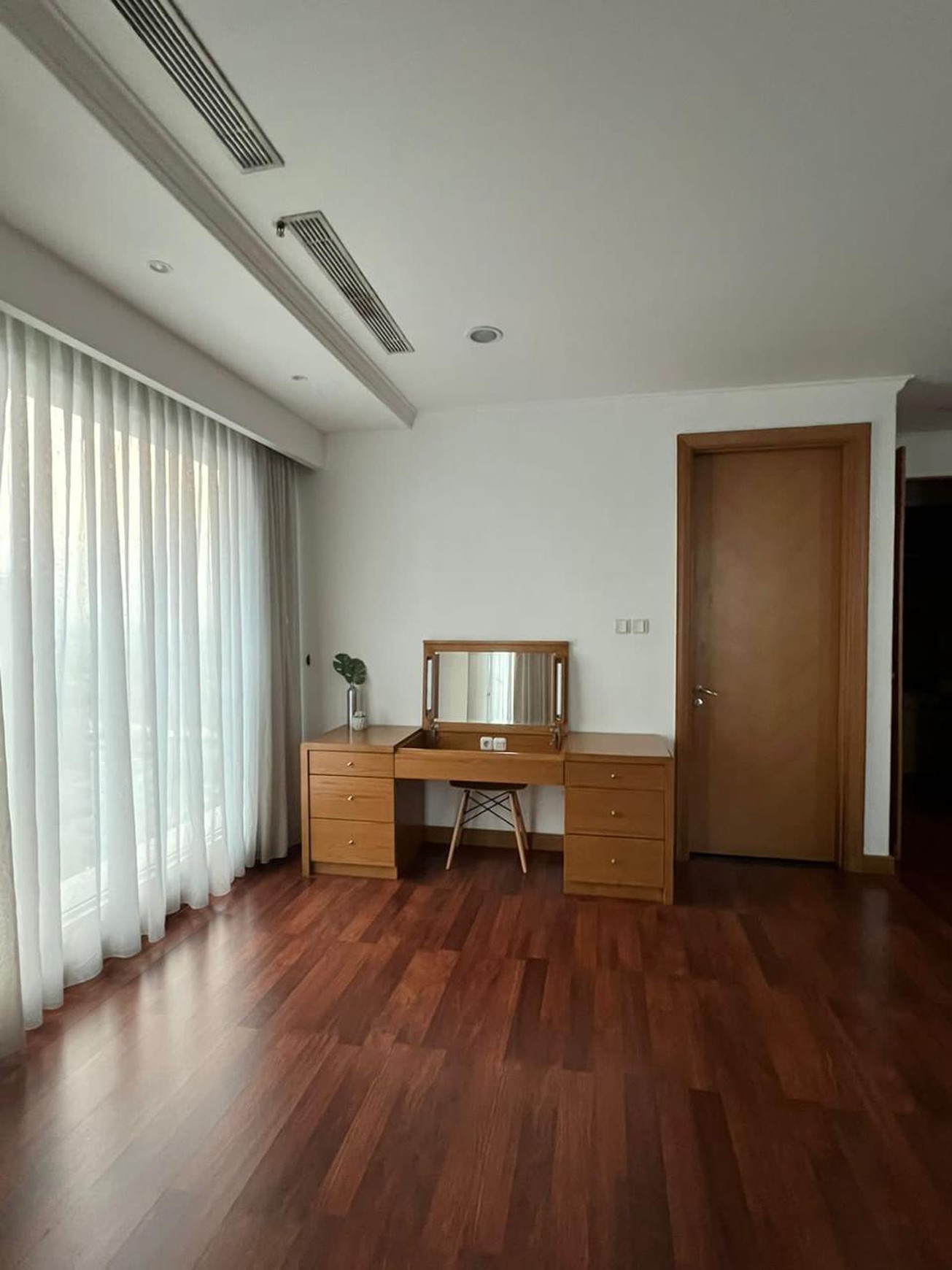 Dijual harga dan view yang bagus Apartemen Kempinski Residence 3BR Jakarta Pusat