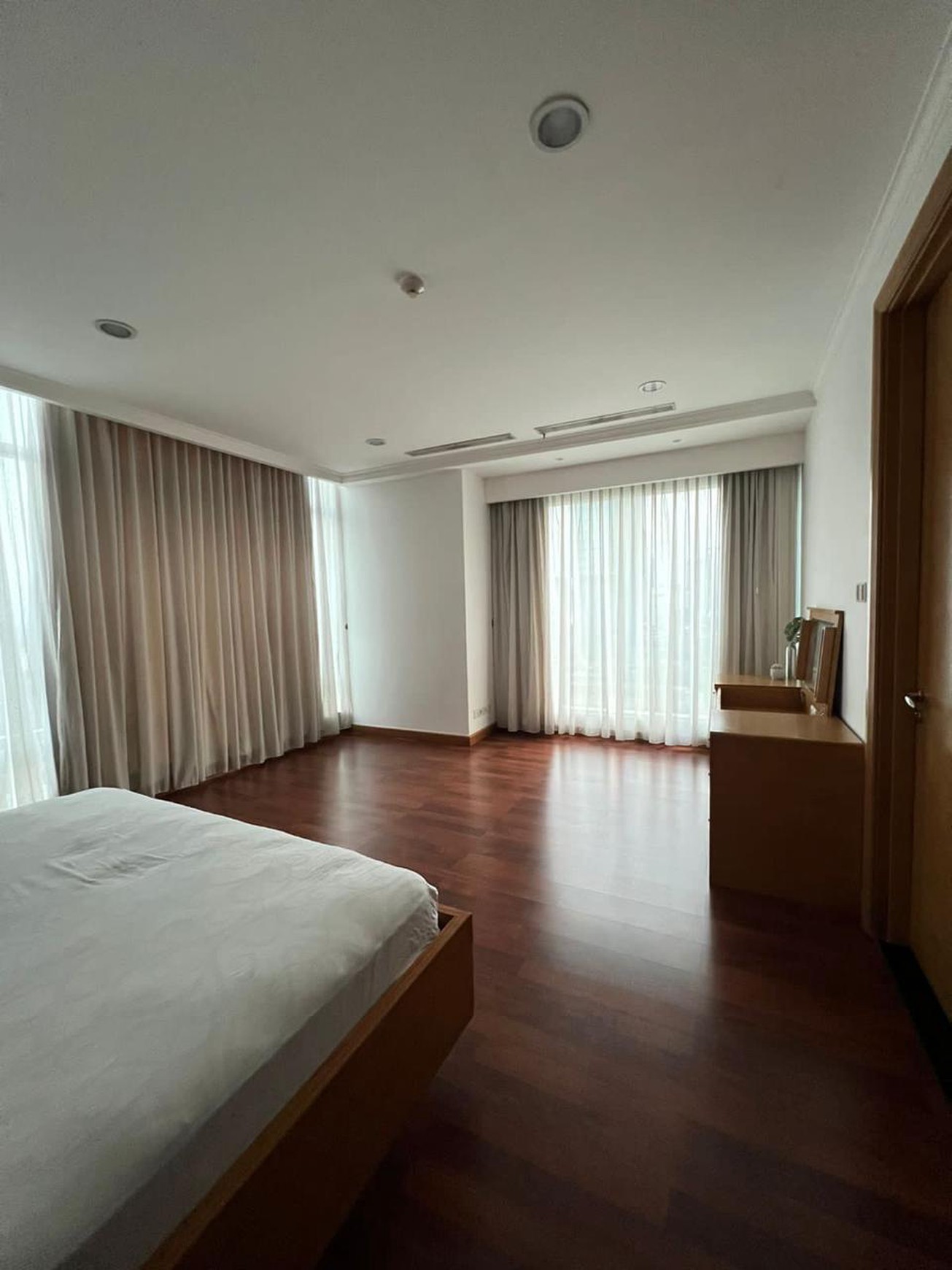 Dijual harga dan view yang bagus Apartemen Kempinski Residence 3BR Jakarta Pusat