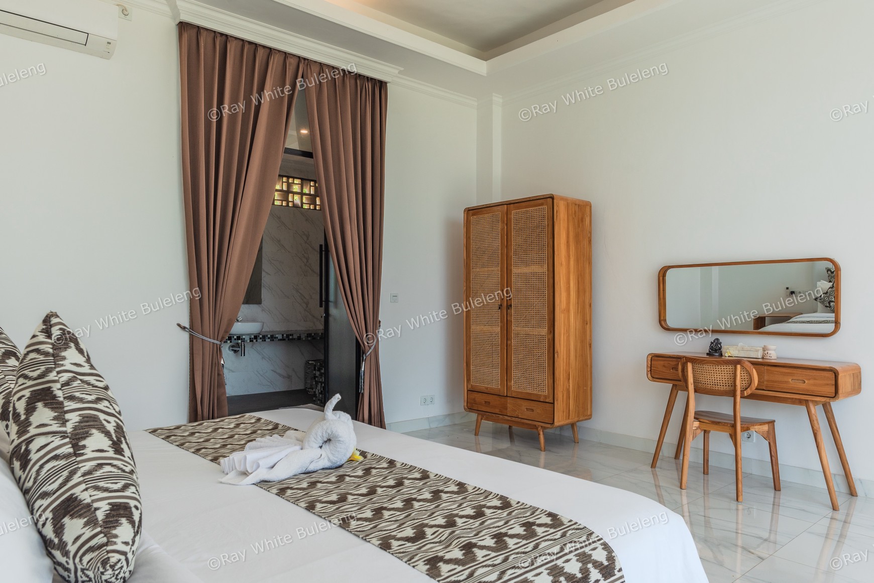 Exclusive Villa With Exquisite Ocean View In Lovina