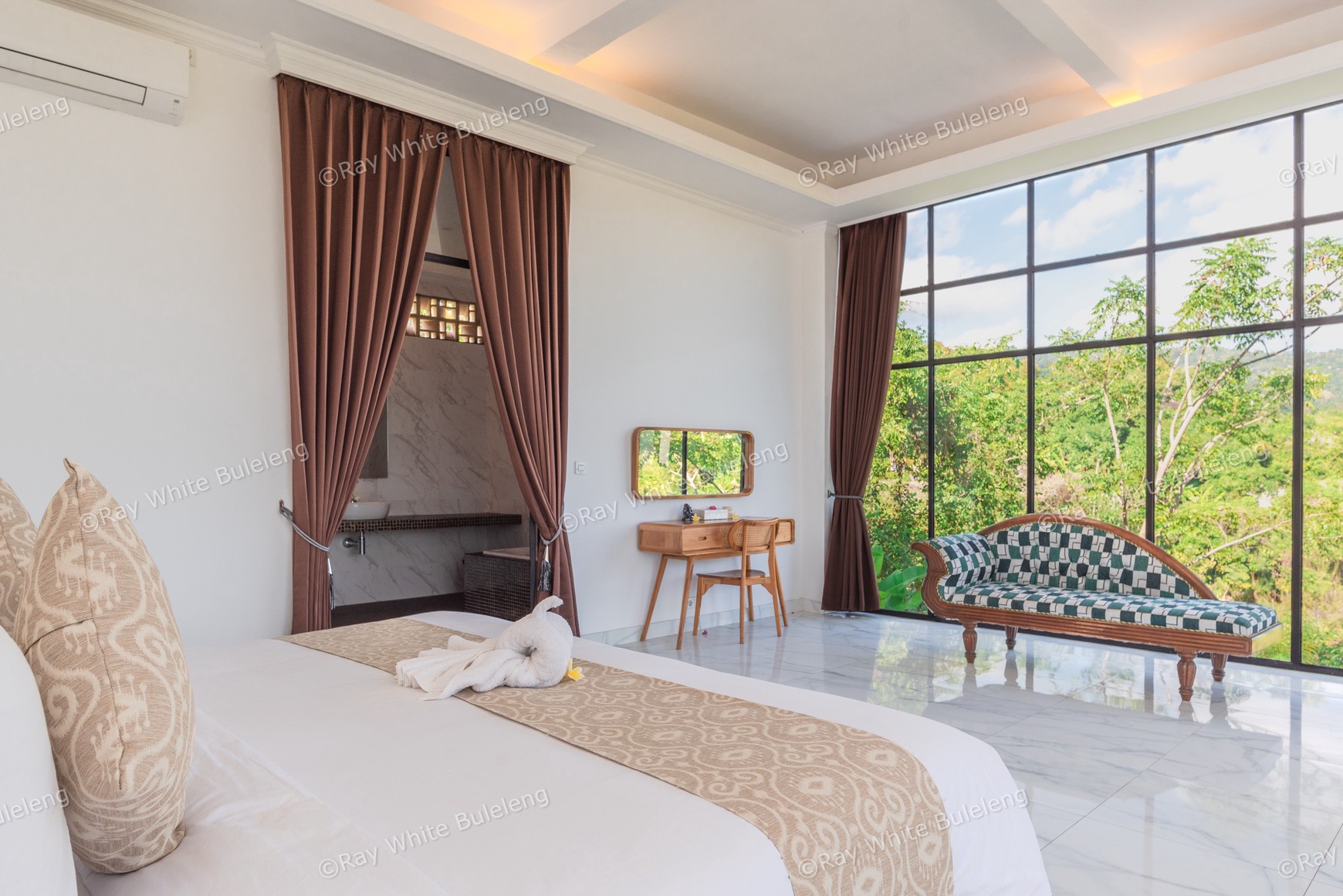 Exclusive Villa With Exquisite Ocean View In Lovina