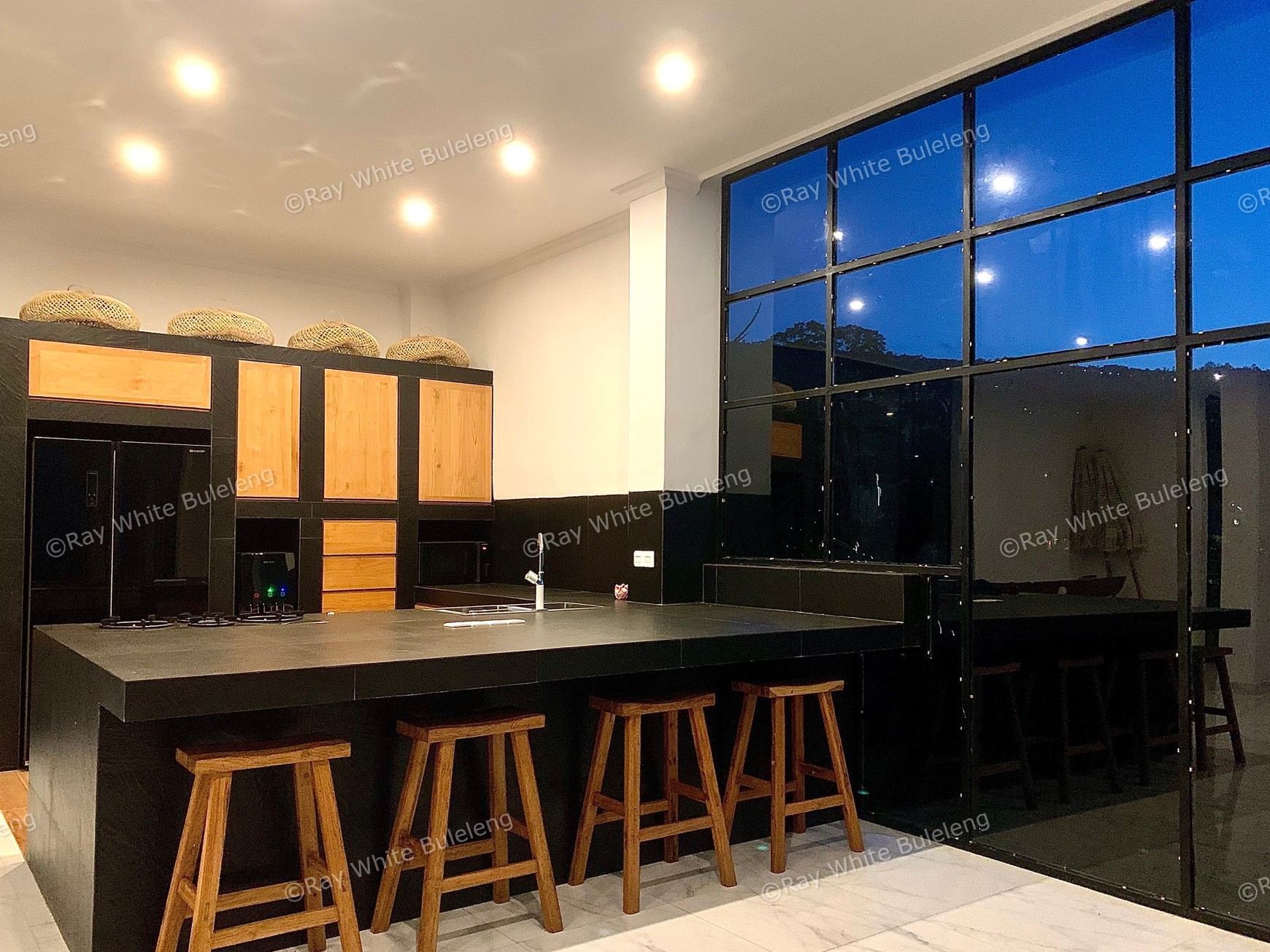 Exclusive Villa With Exquisite Ocean View In Lovina