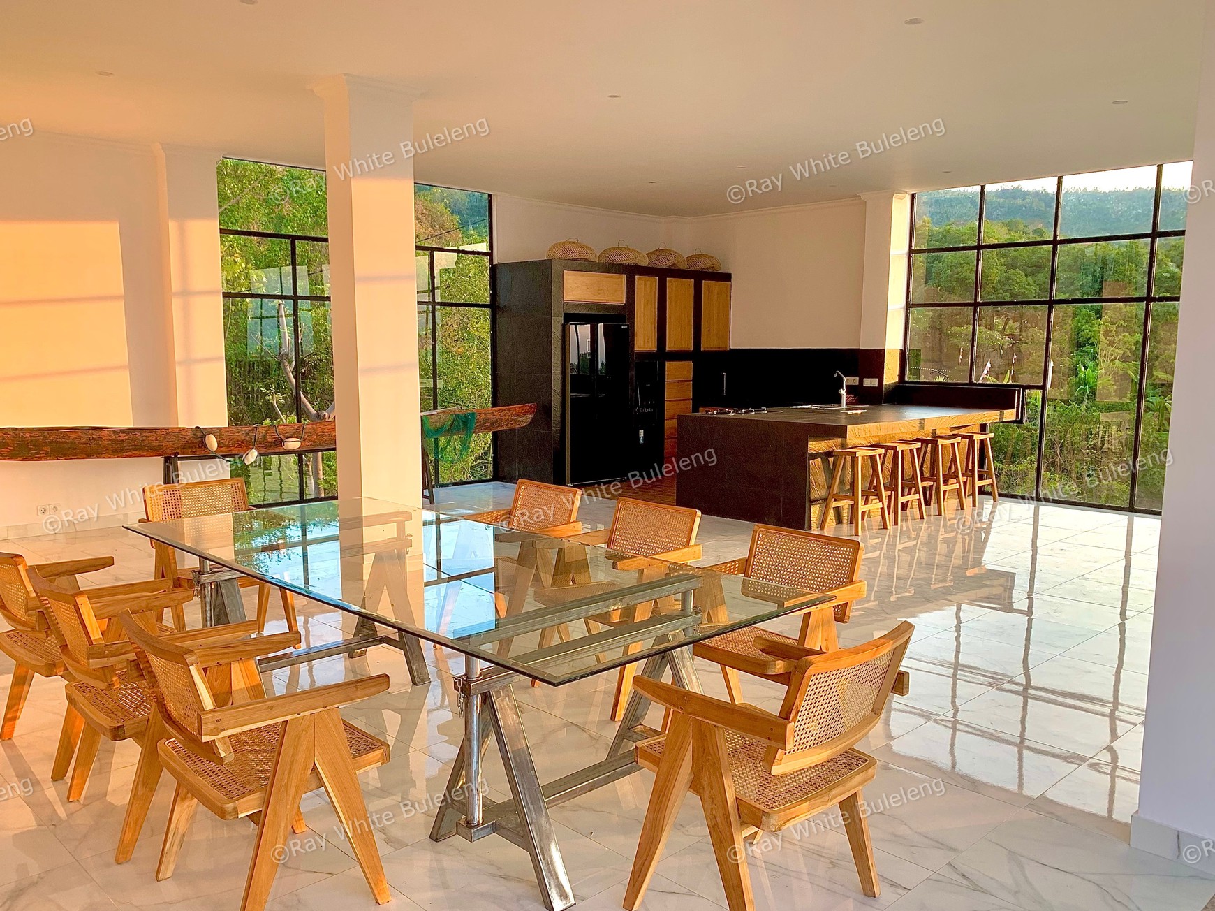 Exclusive Villa With Exquisite Ocean View In Lovina