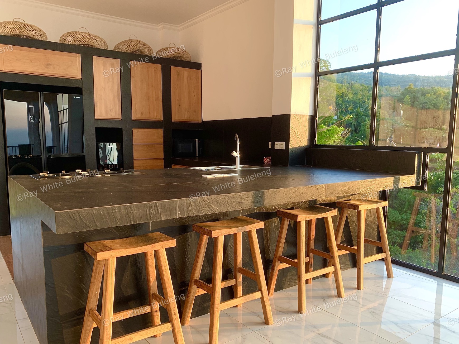 Exclusive Villa With Exquisite Ocean View In Lovina