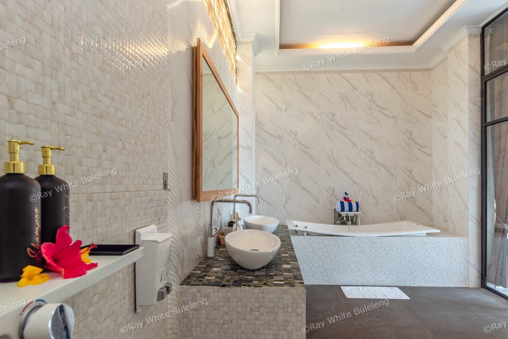 Exclusive Villa With Exquisite Ocean View In Lovina