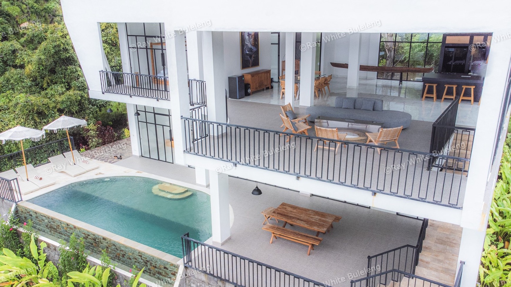 Exclusive Villa With Exquisite Ocean View In Lovina