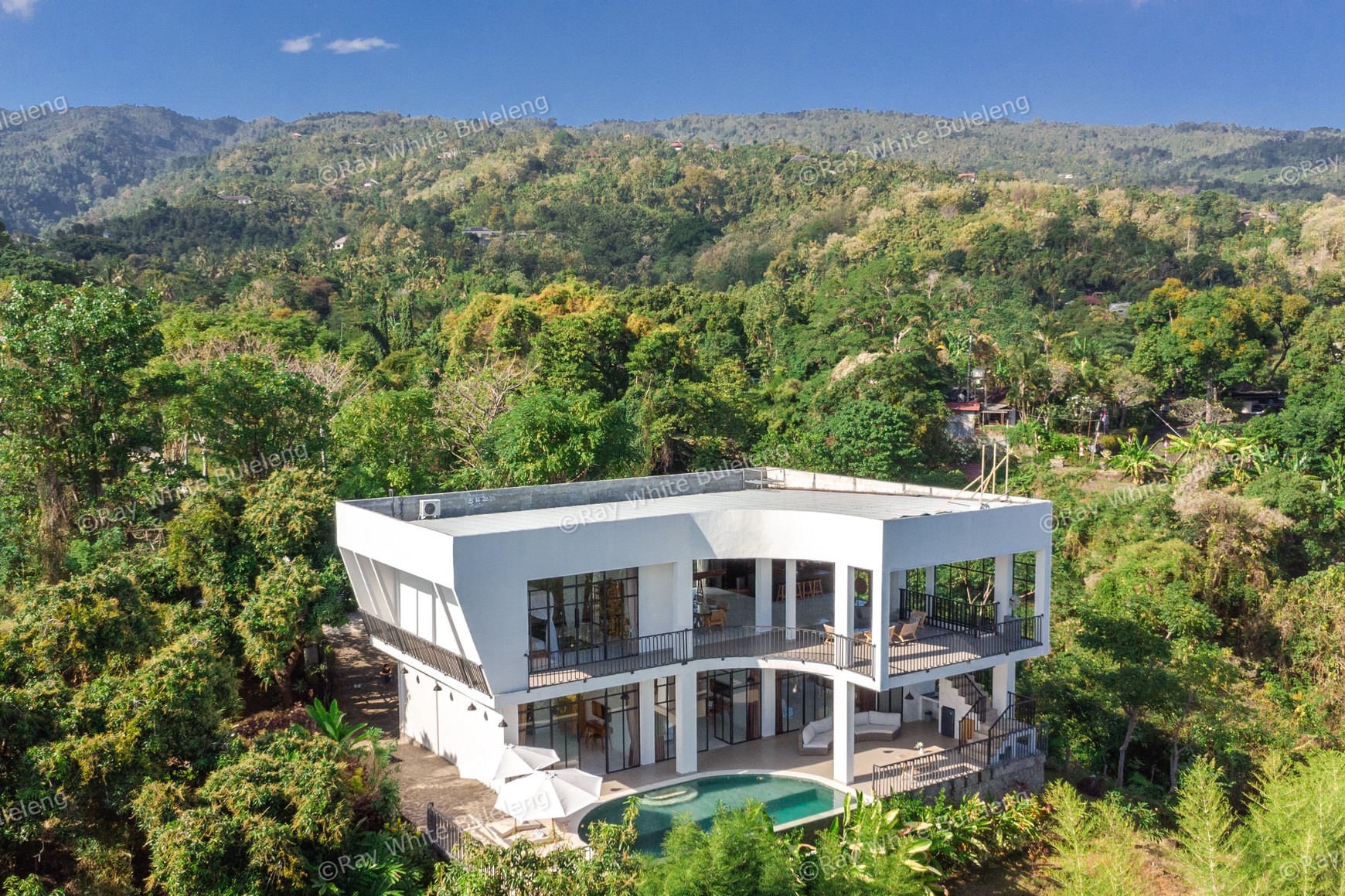Exclusive Villa With Exquisite Ocean View In Lovina