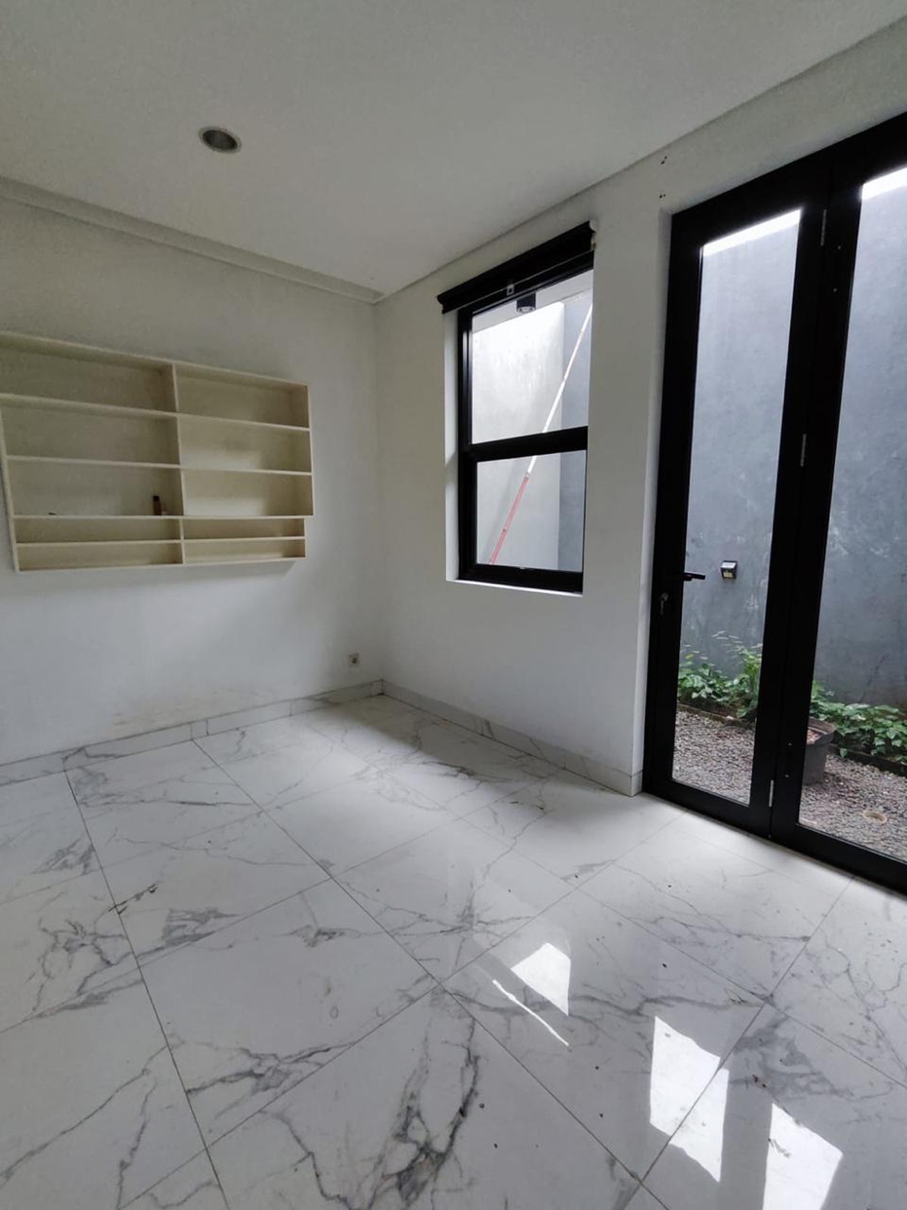 Rumah bagus, Cantik, Dalam cluster kemanan 24 Jam di Serua- Ciputat