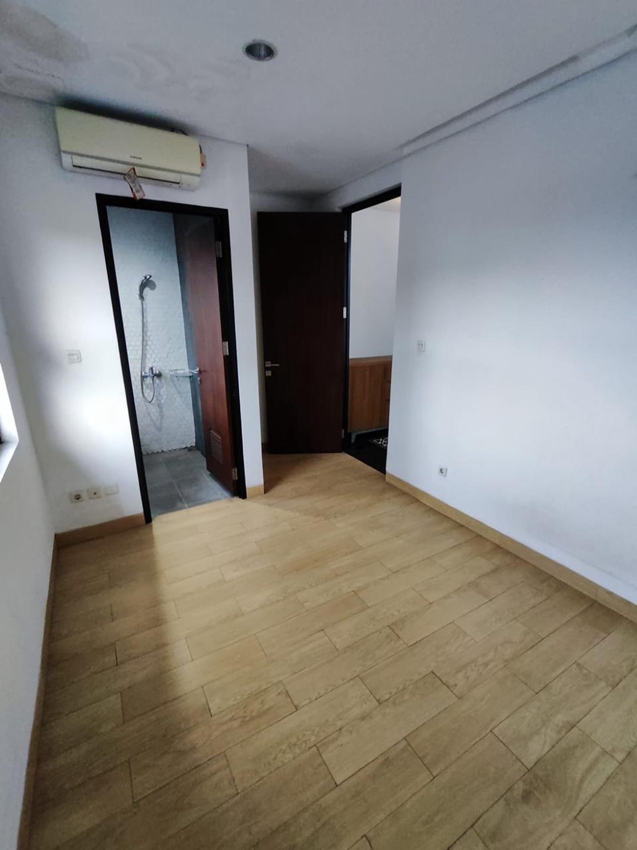 Rumah bagus, Cantik, Dalam cluster kemanan 24 Jam di Serua- Ciputat