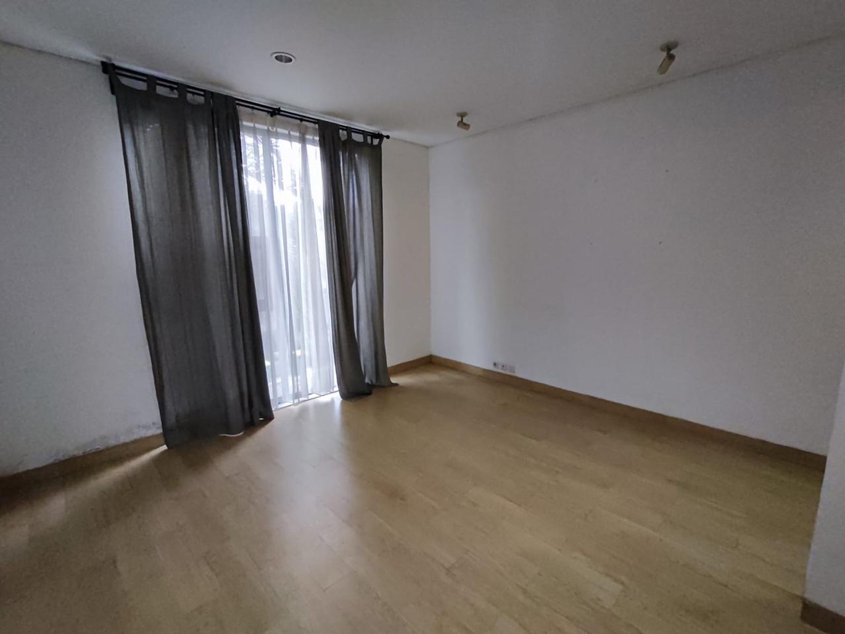 Rumah bagus, Cantik, Dalam cluster kemanan 24 Jam di Serua- Ciputat