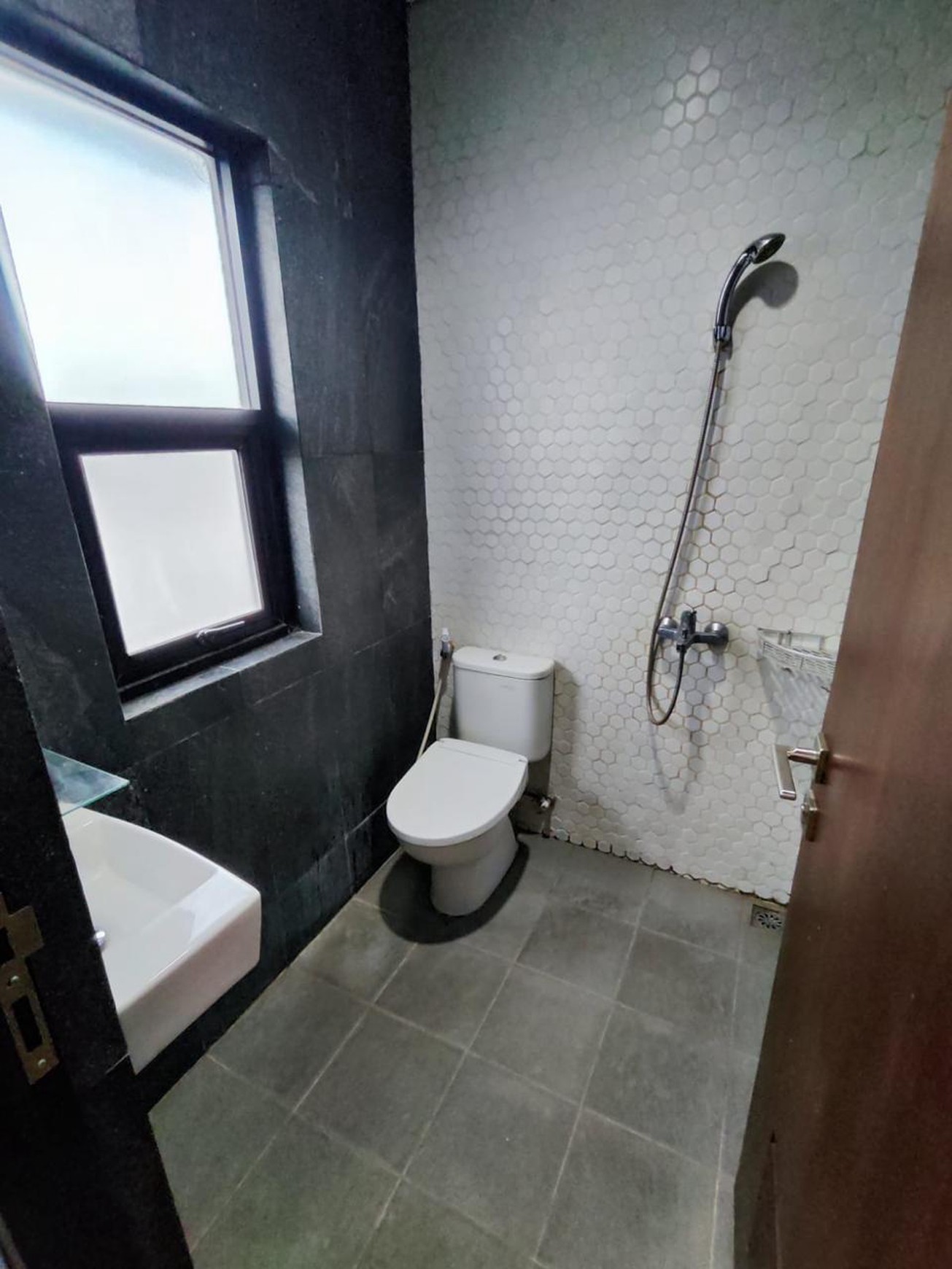 Rumah bagus, Cantik, Dalam cluster kemanan 24 Jam di Serua- Ciputat