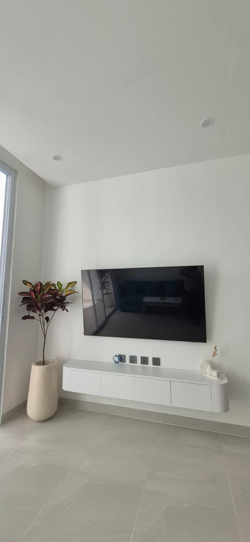 Leasehold - A modern townhouse takes simpliciy and serenity in Seminyak, Bali