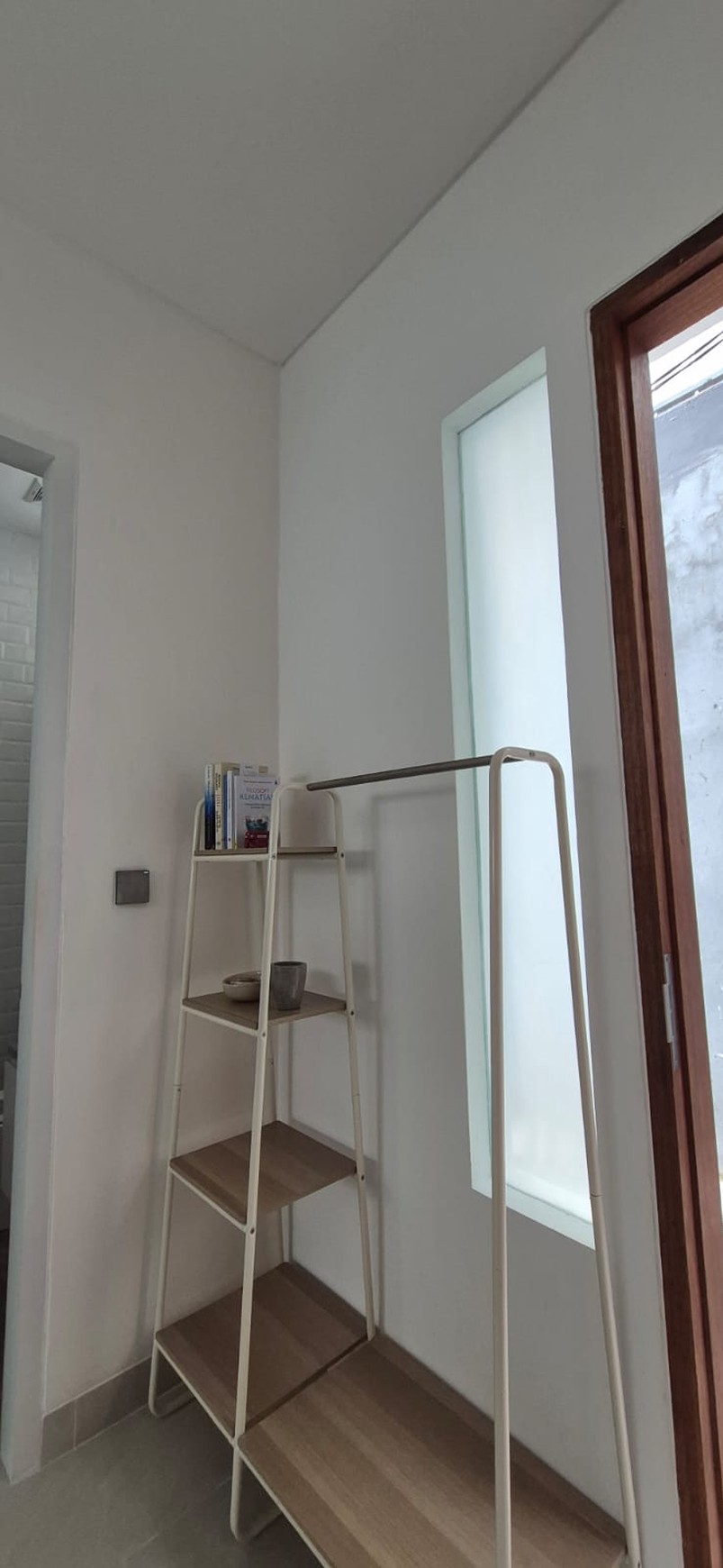 Leasehold - A modern townhouse takes simpliciy and serenity in Seminyak, Bali