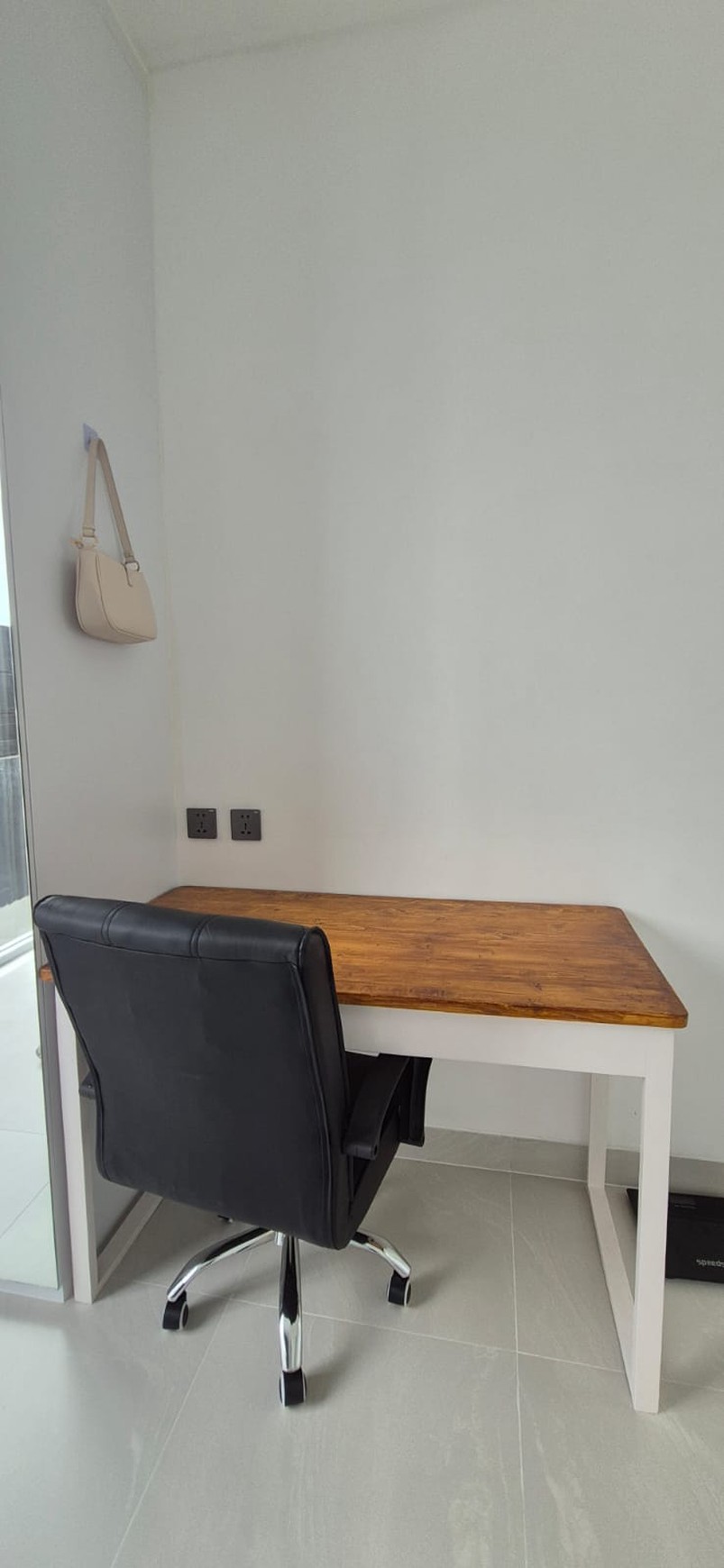 Leasehold - A modern townhouse takes simpliciy and serenity in Seminyak, Bali