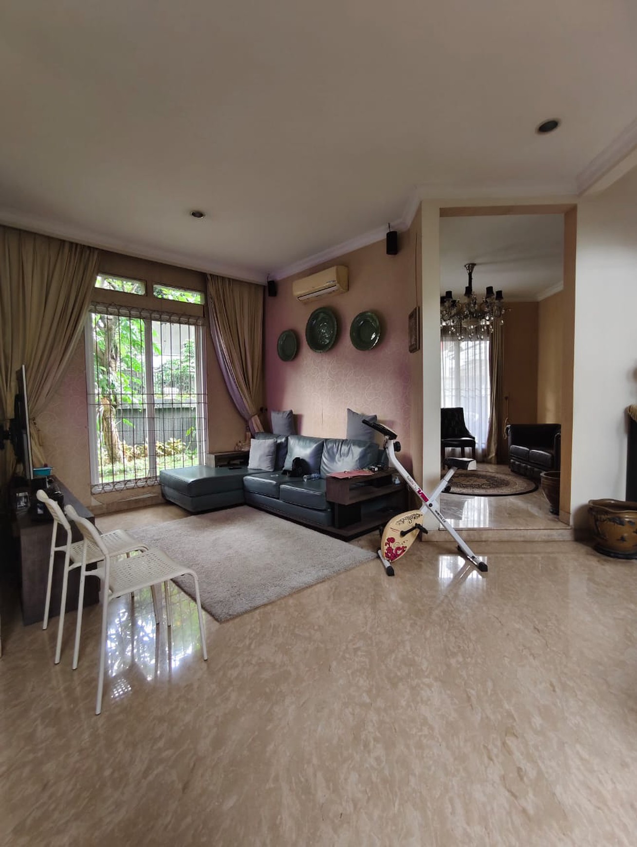 Dijual rumah di tanah kusir