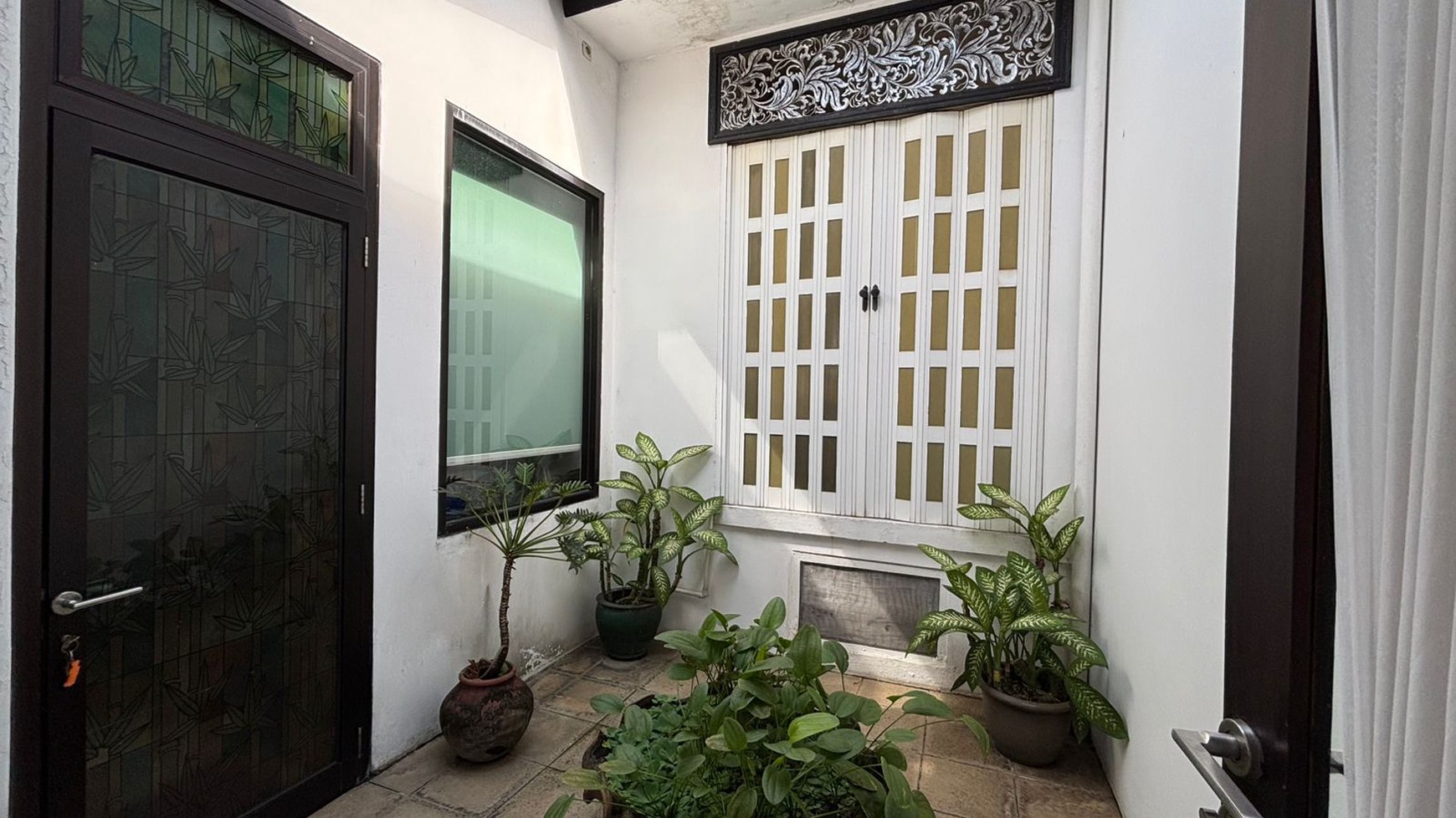Rumah 2 Lantai Dijual Lokasi Pejaten Jaksel
