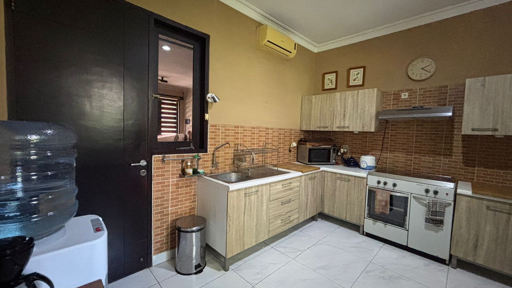 Rumah 2 Lantai Dijual Lokasi Pejaten Jaksel