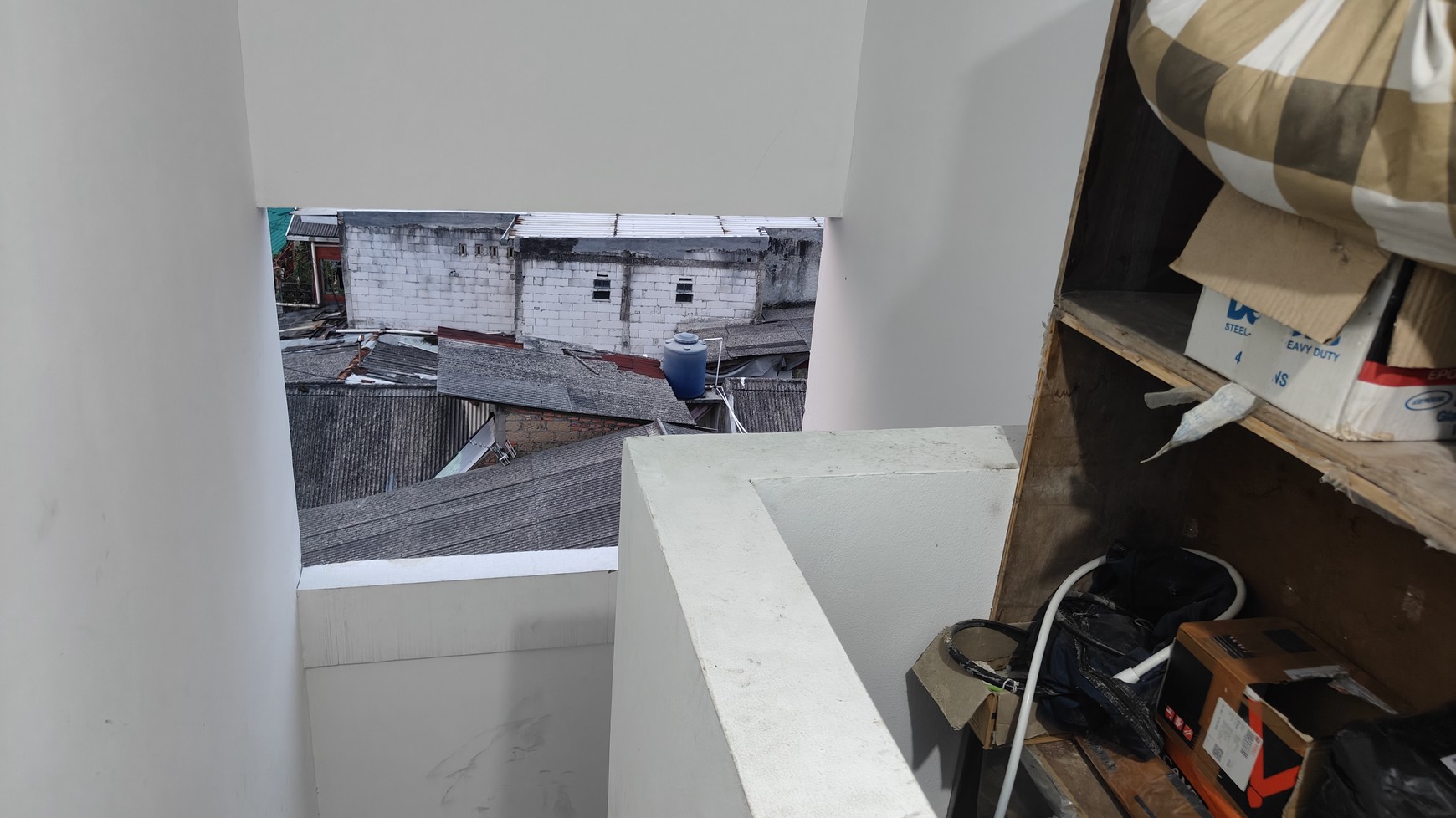 Rumah Kos Kosan di Jual di Pal Batu Menteng Dalam Jaksel, omset Rp. 100 Juta/ Bulan