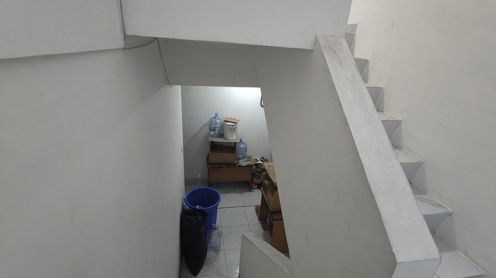 Rumah Kos Kosan di Jual di Pal Batu Menteng Dalam Jaksel, omset Rp. 100 Juta/ Bulan