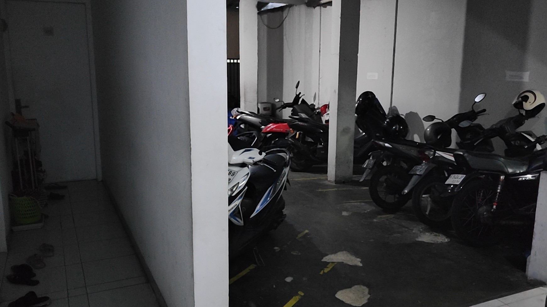 Rumah Kos Kosan di Jual di Pal Batu Menteng Dalam Jaksel, omset Rp. 100 Juta/ Bulan