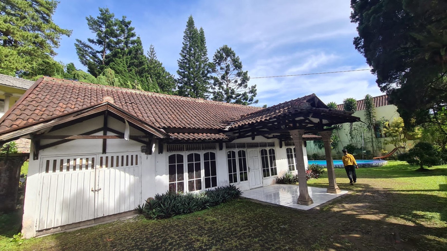 Villa Dengan 3 Bangunan Rumah Di Cisarua Puncak, View Sejuk Pegunungan