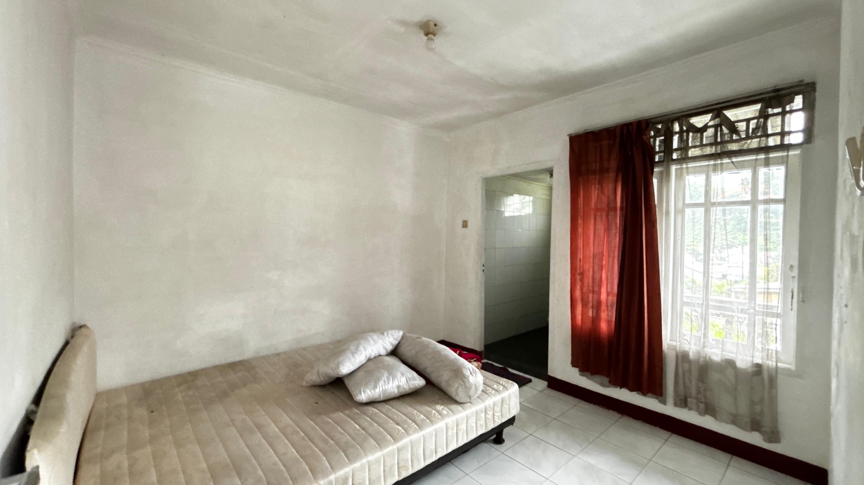 Villa Dengan 3 Bangunan Rumah Di Cisarua Puncak, View Sejuk Pegunungan