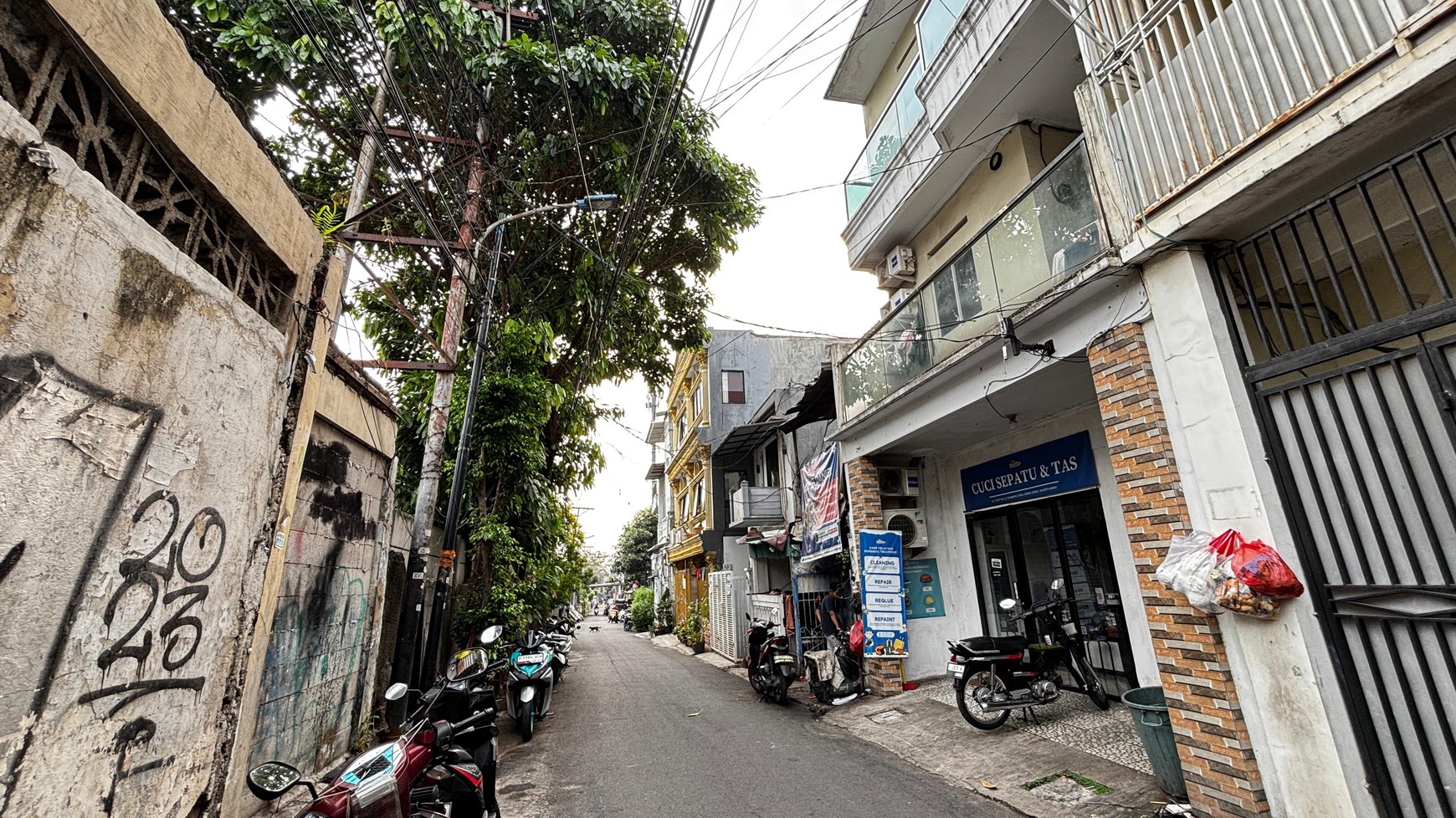 Rumah Kos-kosan Bagus 10 Pintu Full Furnished Strategis, Selangkah Dari Jl. Bang Pitung, Kebun Jeruk
