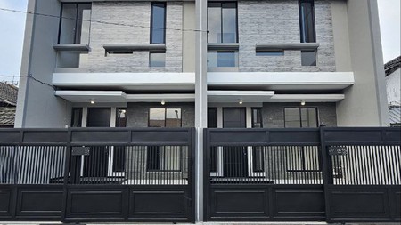 "Investasi Menarik - Rumah Nyaman di Kawasan Klampis Semolo Timur