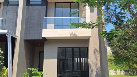 Dijual Rumah Baru Bangunan Mandiri  Vanya Park Azura BSD City, Cakep, Siap Huni
