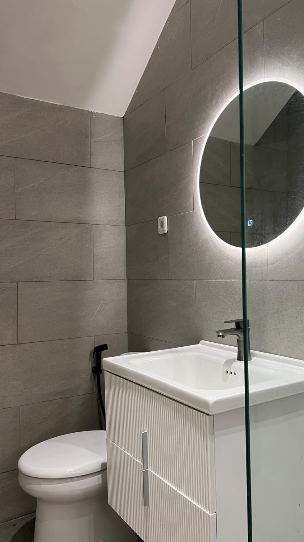 Dijual Rumah Baru Bangunan Mandiri  Vanya Park Azura BSD City, Cakep, Siap Huni