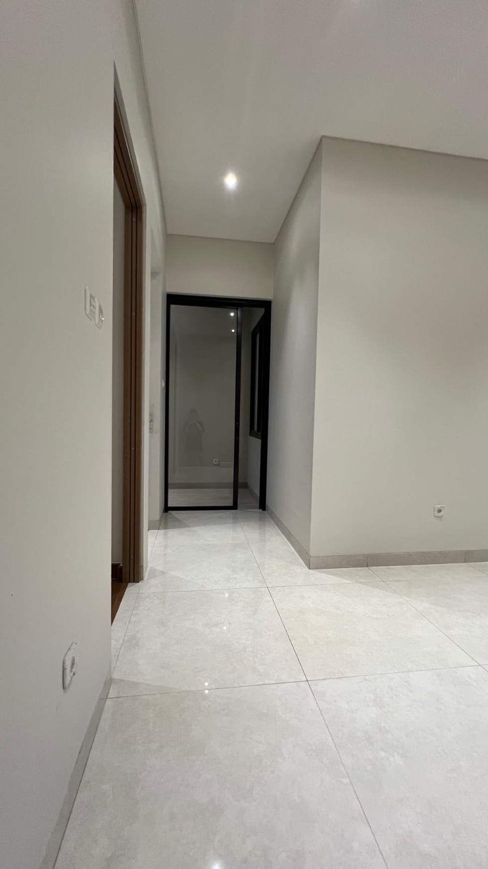 Dijual Rumah Baru Bangunan Mandiri  Vanya Park Azura BSD City, Cakep, Siap Huni
