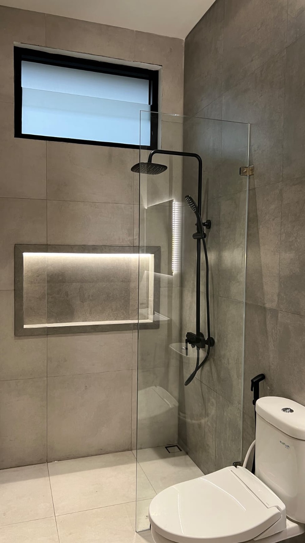 Dijual Rumah Baru Bangunan Mandiri  Vanya Park Azura BSD City, Cakep, Siap Huni