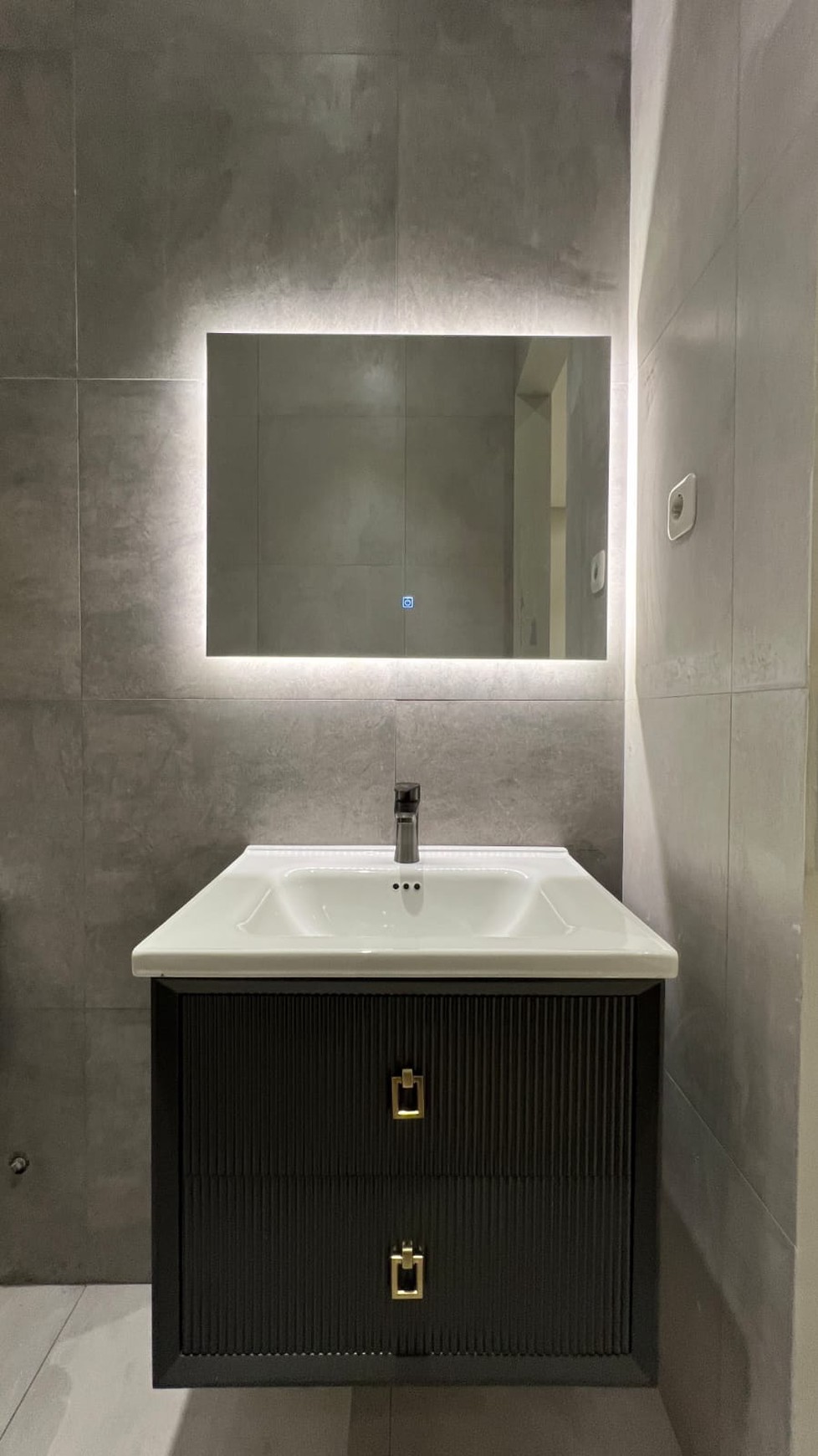 Dijual Rumah Baru Bangunan Mandiri  Vanya Park Azura BSD City, Cakep, Siap Huni