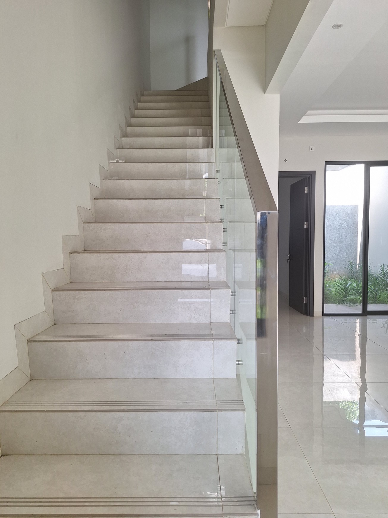 Dijual Rumah Baru Bangunan Mandiri  Vanya Park Azura BSD City, Cakep, Siap Huni