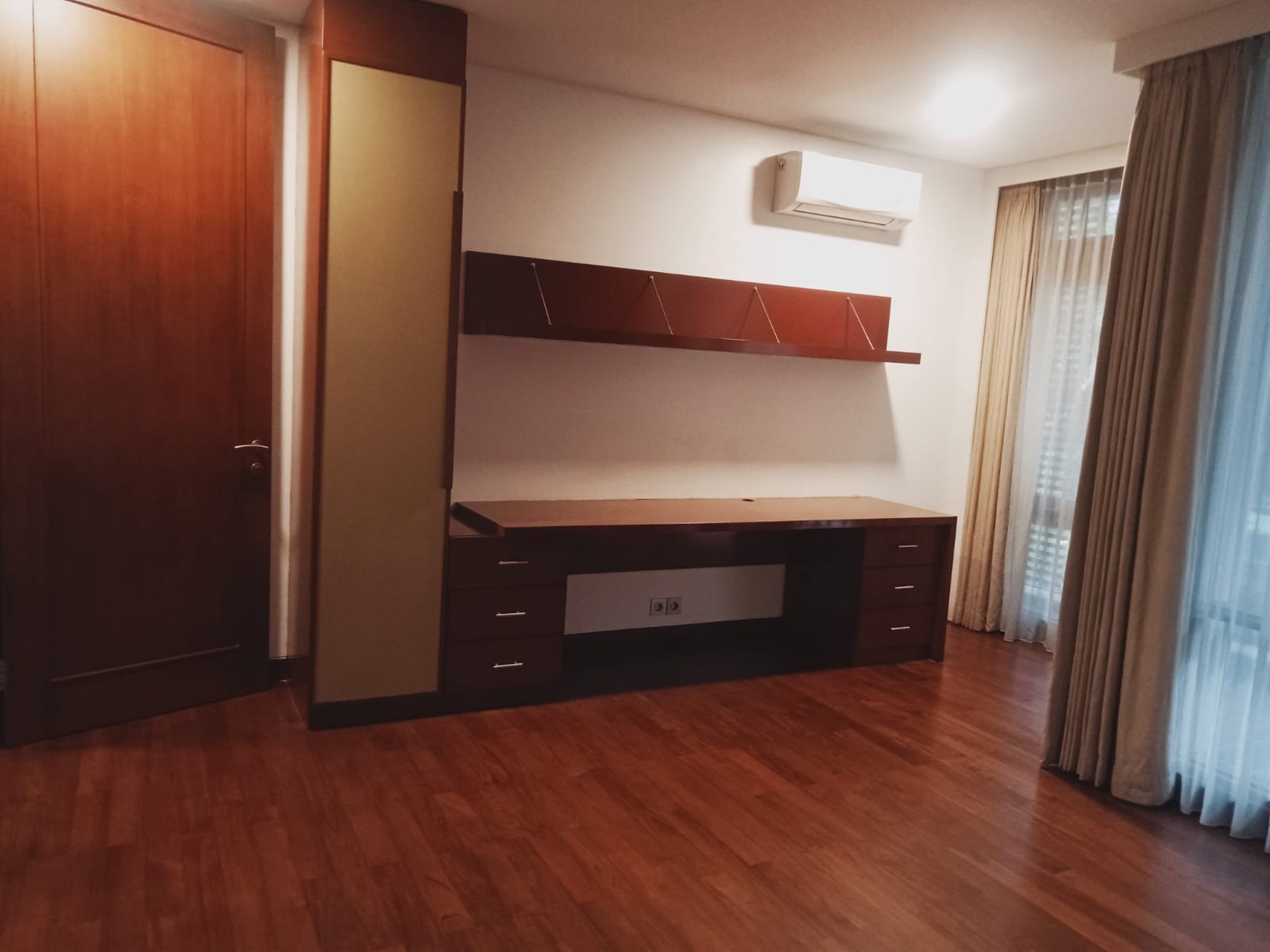 Rumah Bagus Di Jl Duta Indah Pondok Indah Jakarta Selatan