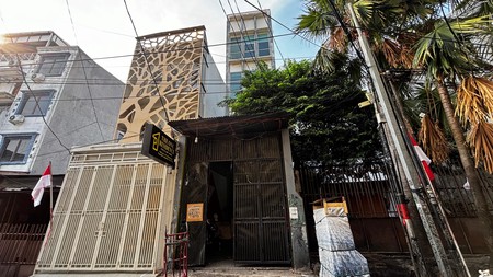 Ruko 3 1/2 Lantai Di Kebon Kacang, 50 m Dari Pusat Perbelanjaan Tanah Abang