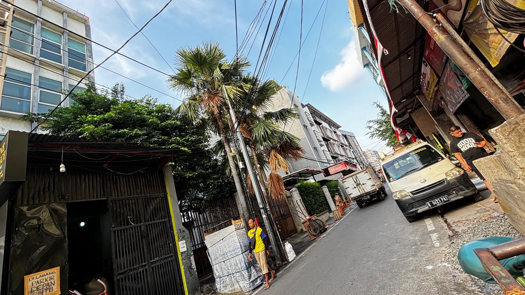 Ruko 3 1/2 Lantai Di Kebon Kacang, 50 m Dari Pusat Perbelanjaan Tanah Abang