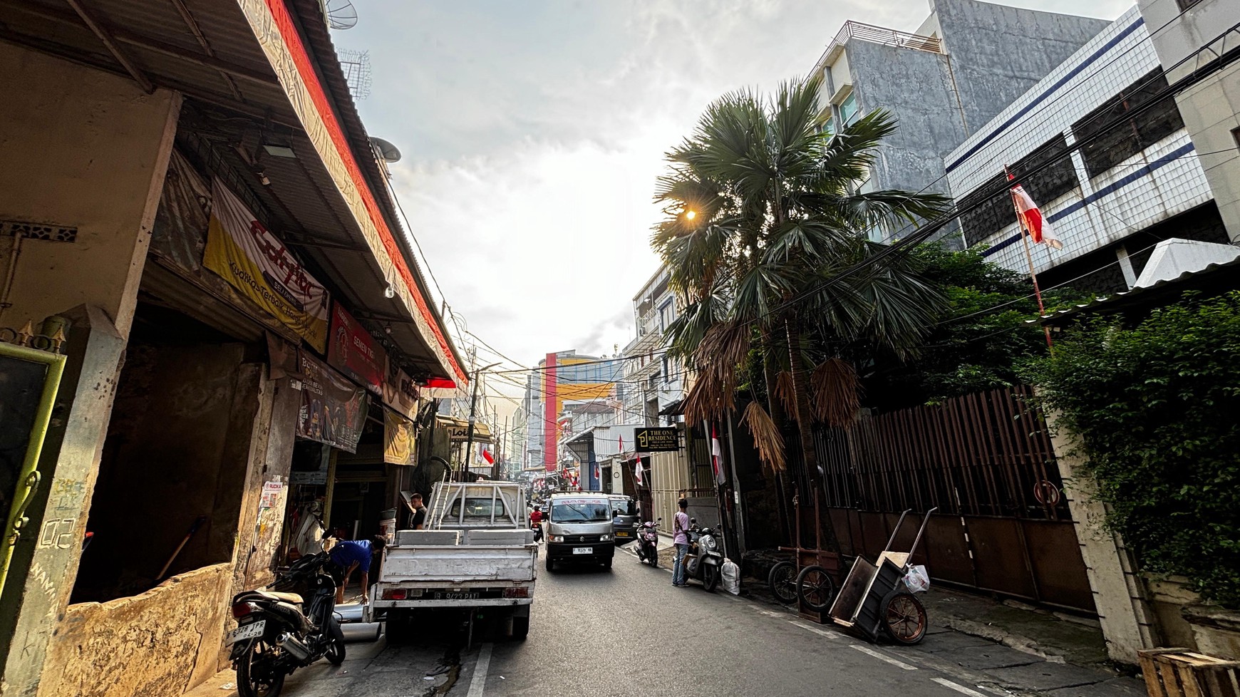 Ruko 3 1/2 Lantai Di Kebon Kacang, 50 m Dari Pusat Perbelanjaan Tanah Abang