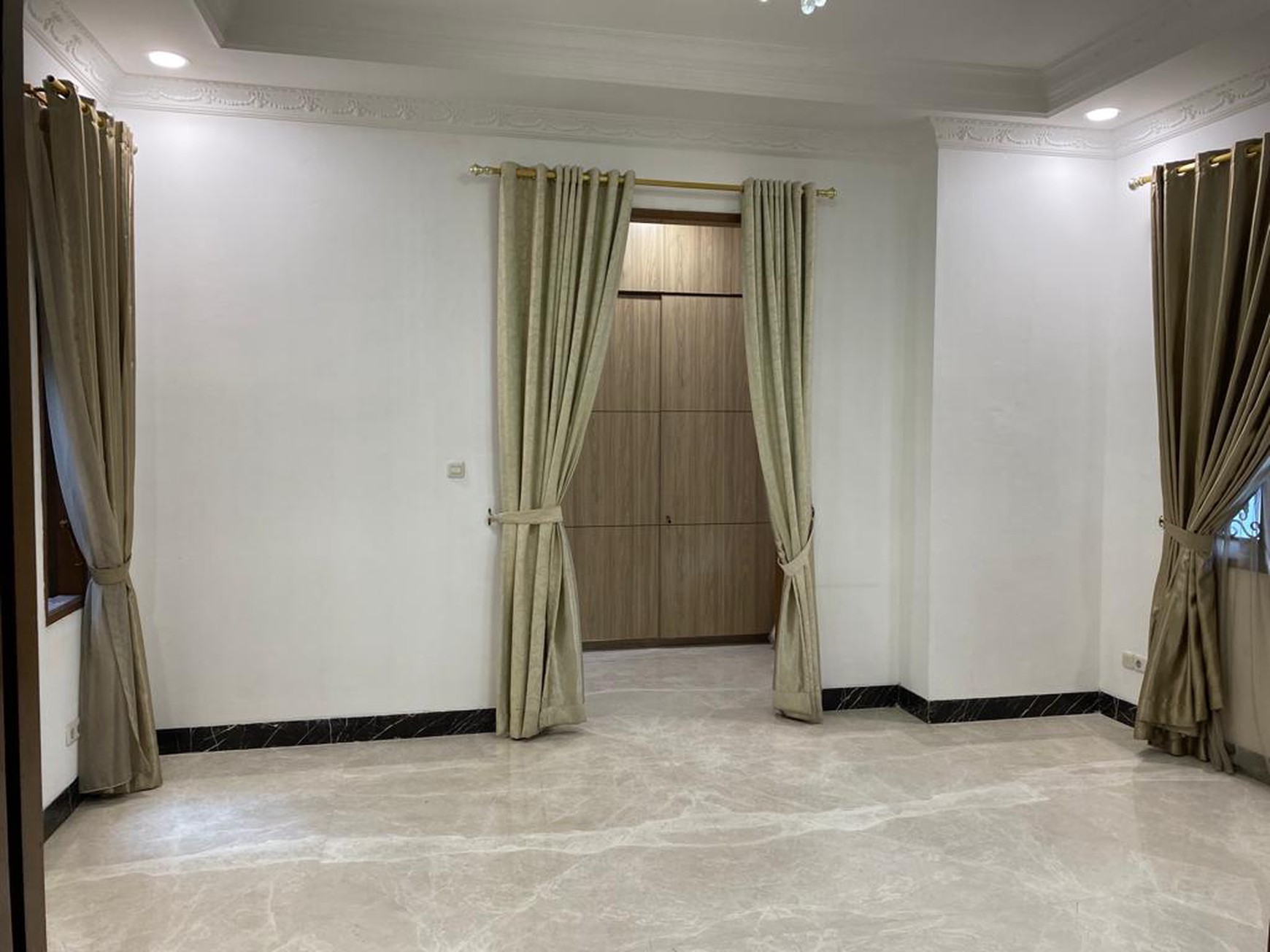 Rumah Bagus Di Jl Gedung Pinang Pondok Indah Jakarta Selatan