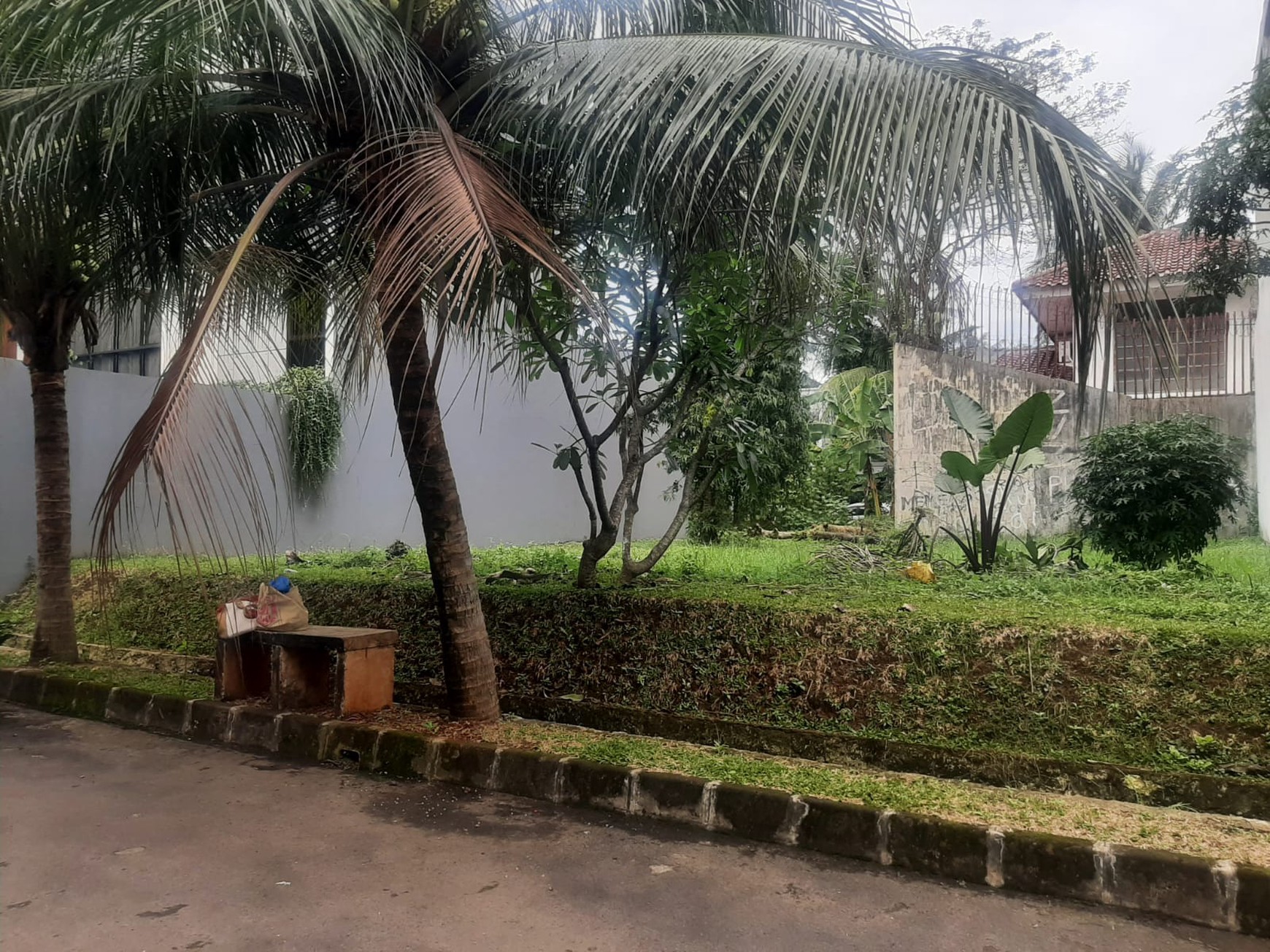 Kavling siap bangun dalam Cluster di Bintaro Sektor 8