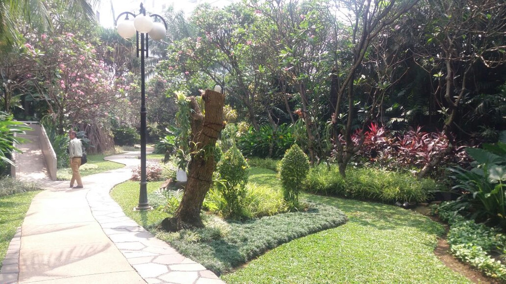 Apartemen Simprug Indah, Mewah, Full Furnished, Dan Dekat Pondok Indah