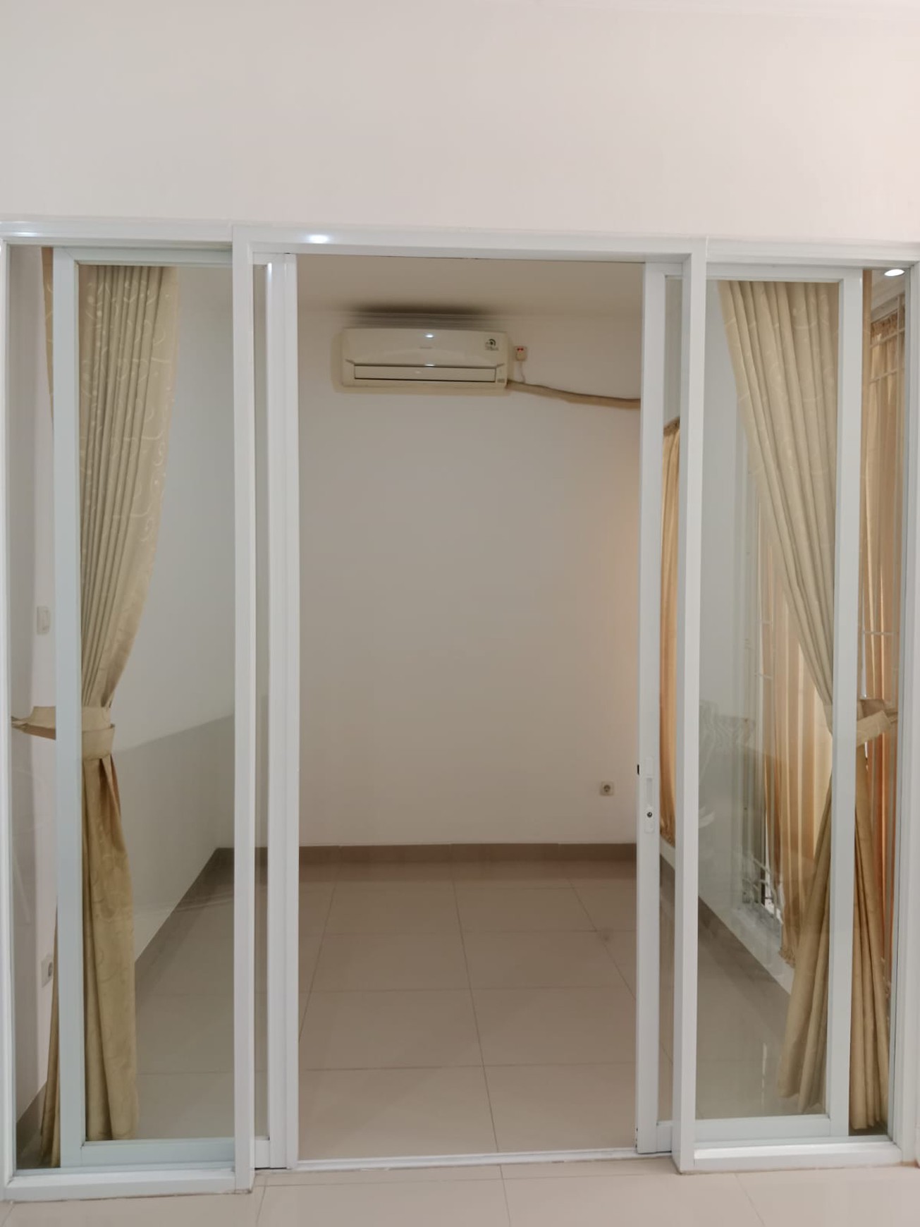 Rumah Bagus Di Cluster Tria Adara Residence Ciputat Tangerang Selatan