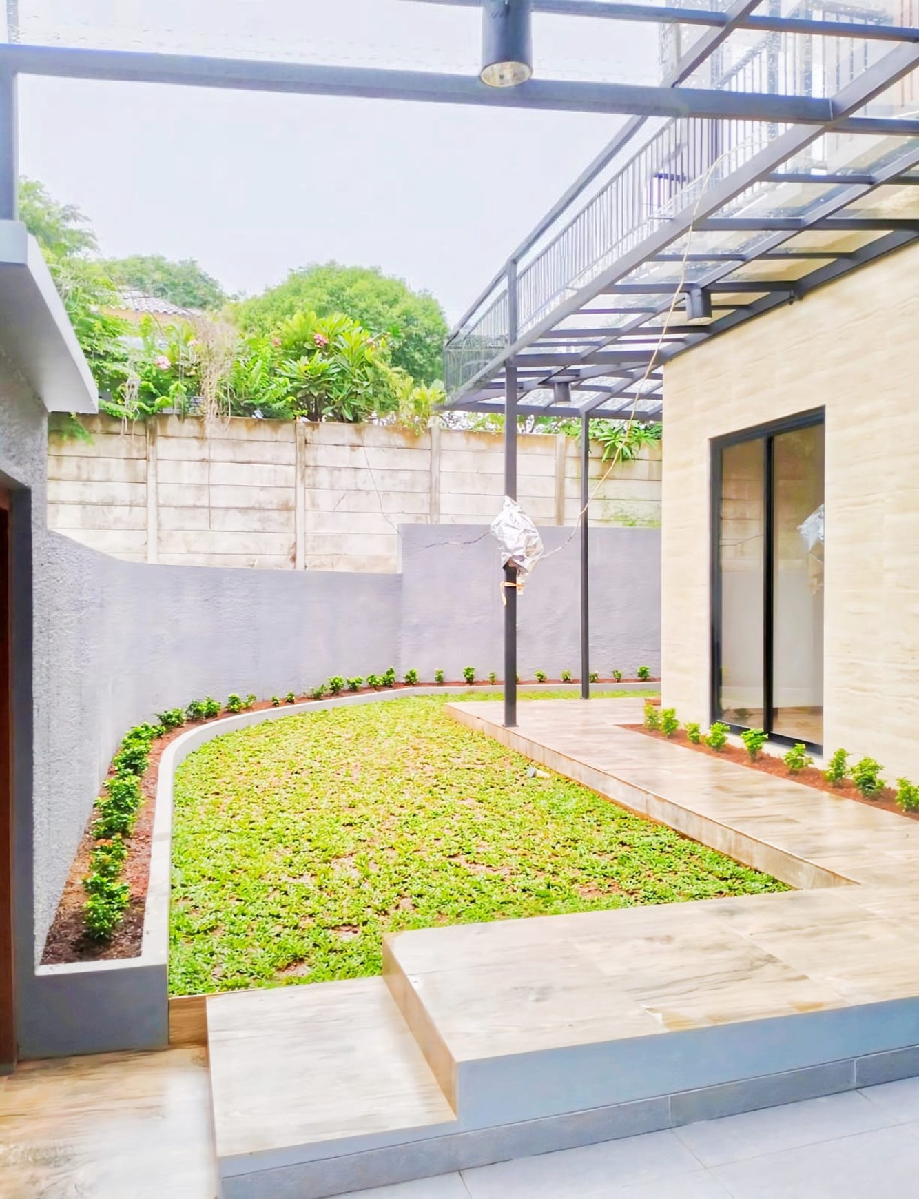 Rumah Bagus Di Jl Lili, Puspita Loka BSD Tangerang Selatan
