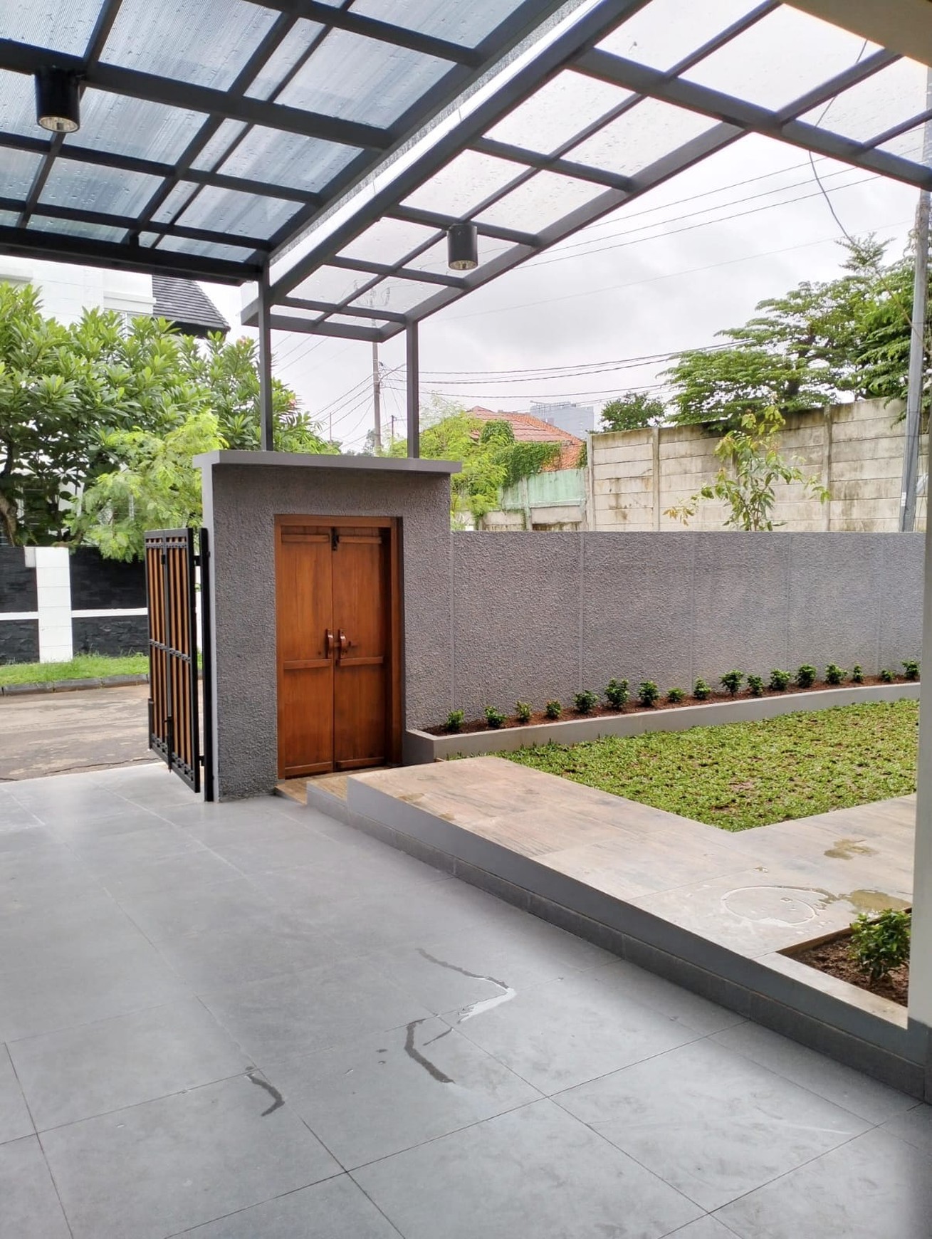 Rumah Bagus Di Jl Lili, Puspita Loka BSD Tangerang Selatan