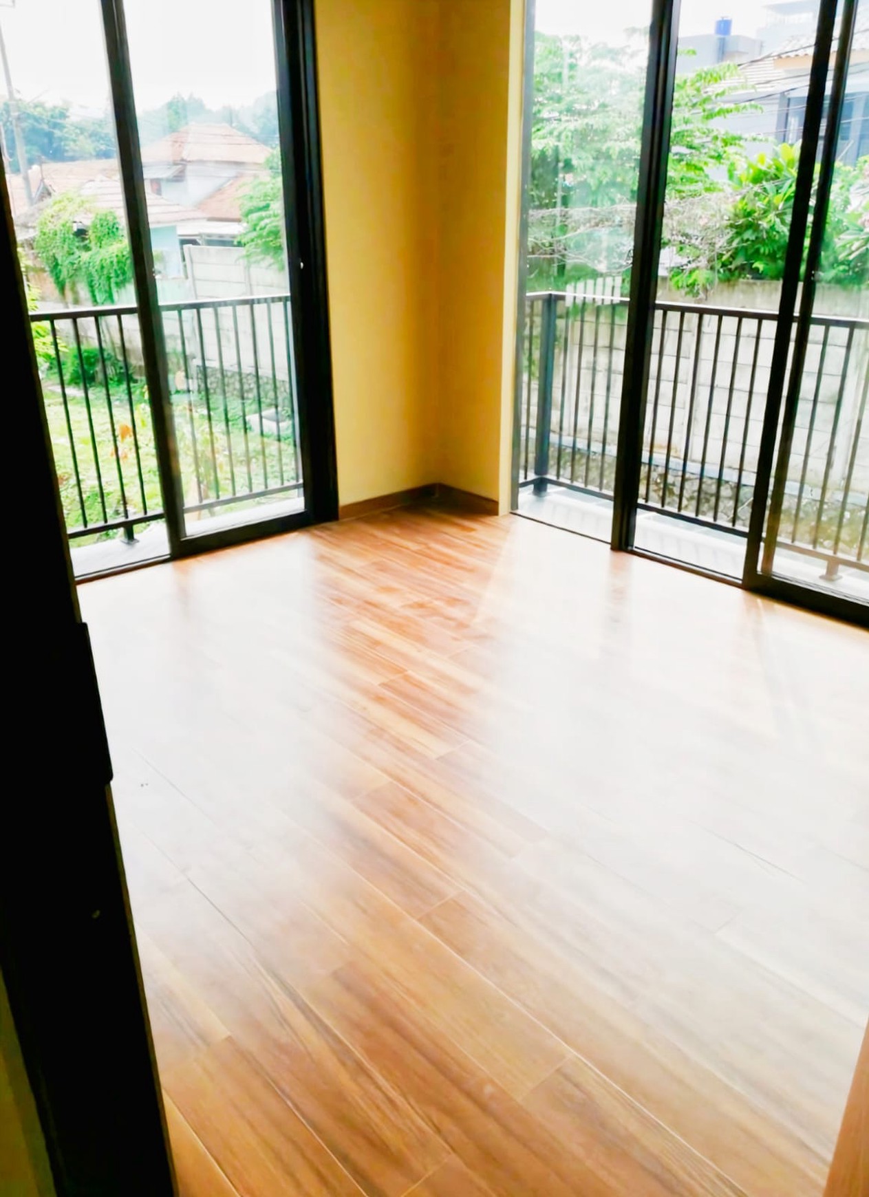 Rumah Bagus Di Jl Lili, Puspita Loka BSD Tangerang Selatan