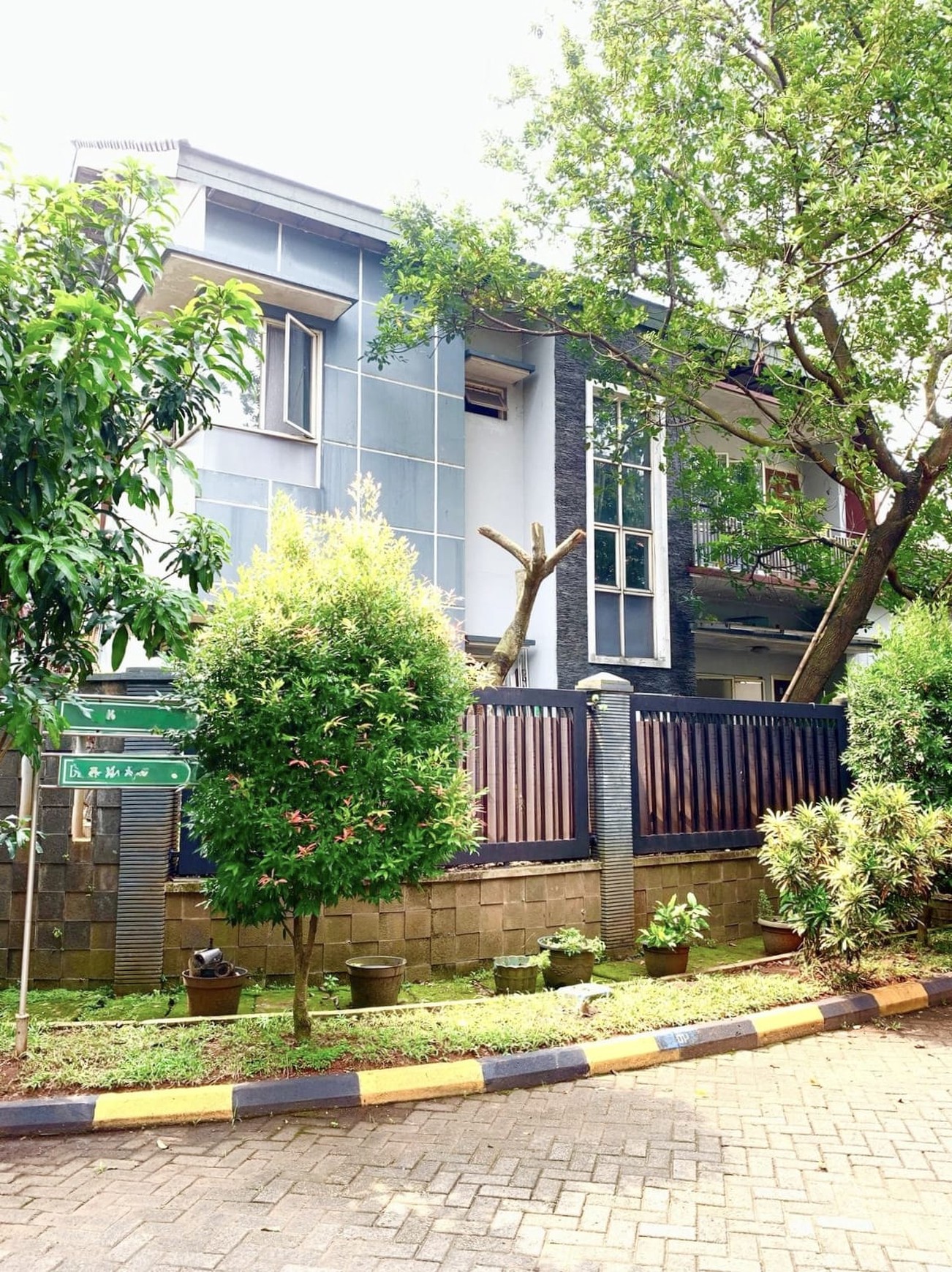 Rumah Bagus Di Puspita Loka BSD Tangerang Selatan