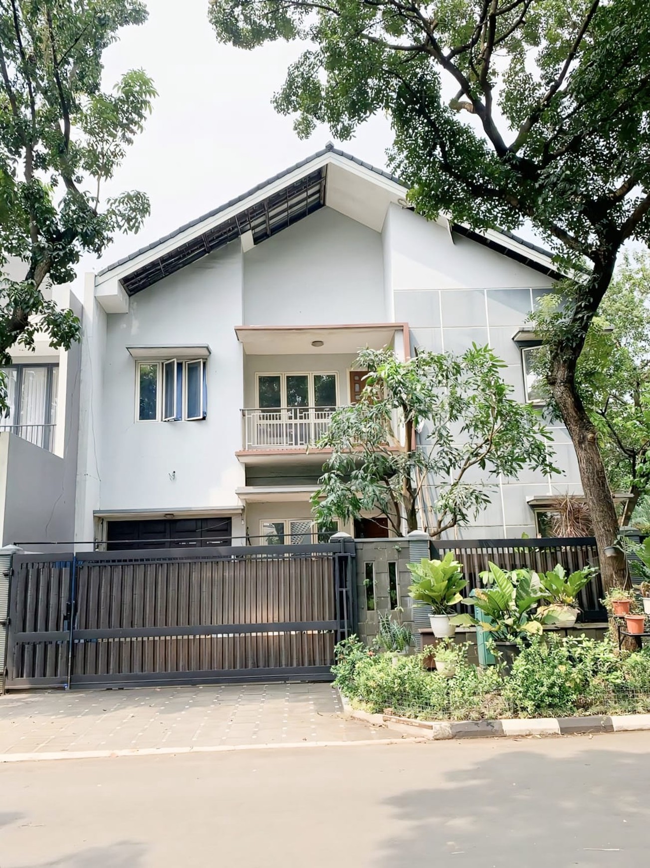 Rumah Bagus Di Puspita Loka BSD Tangerang Selatan