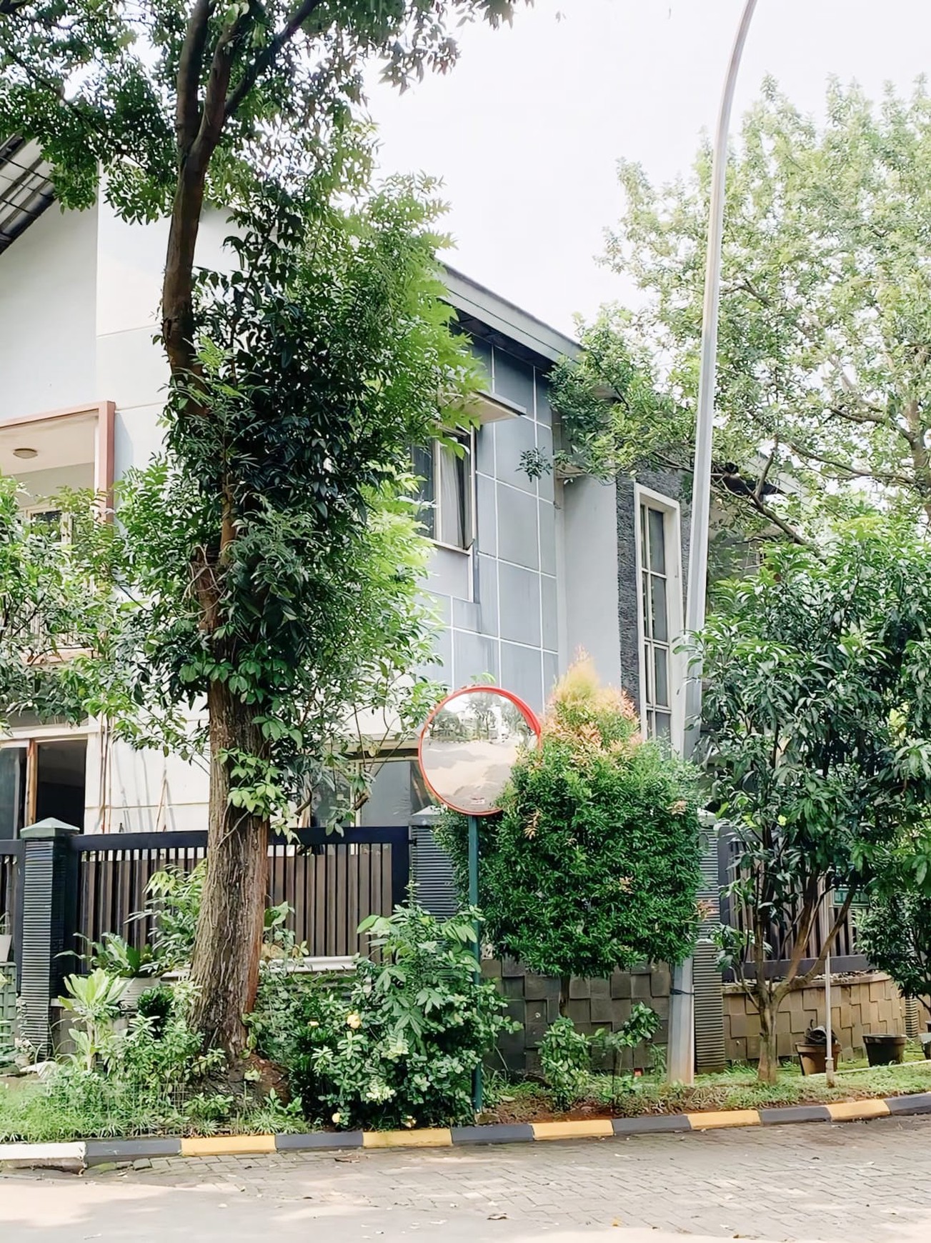 Rumah Bagus Di Puspita Loka BSD Tangerang Selatan