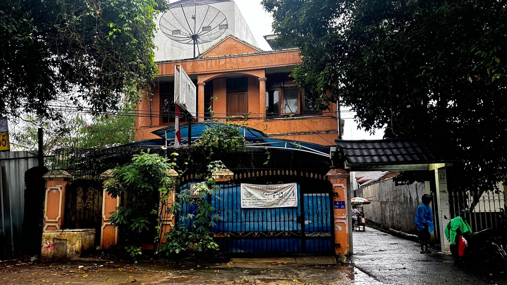 Rumah 2 Lantai, Akses Jalan 3 Mobil Di Perumahan Elit Gudang Peluru, Dekat St. KA Tebet