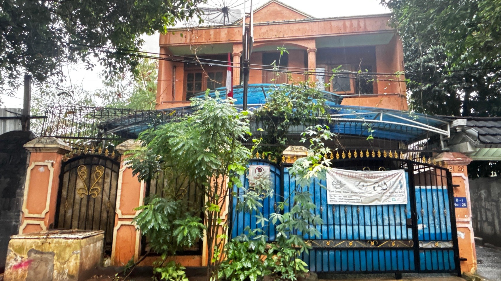 Rumah 2 Lantai, Akses Jalan 3 Mobil Di Perumahan Elit Gudang Peluru, Dekat St. KA Tebet