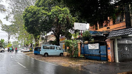 Rumah Bagus 2 Lantai, Akses Jalan 3 Mobil Di Perumahan Gudang Peluru, Dekat St. KA Tebet